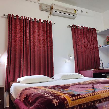 Kuttickattil Gardens Homestay コッタヤム エクステリア 写真