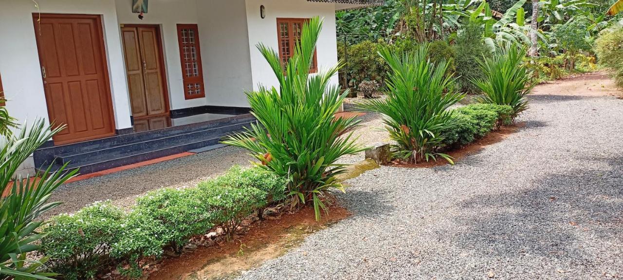 Kuttickattil Gardens Homestay コッタヤム エクステリア 写真