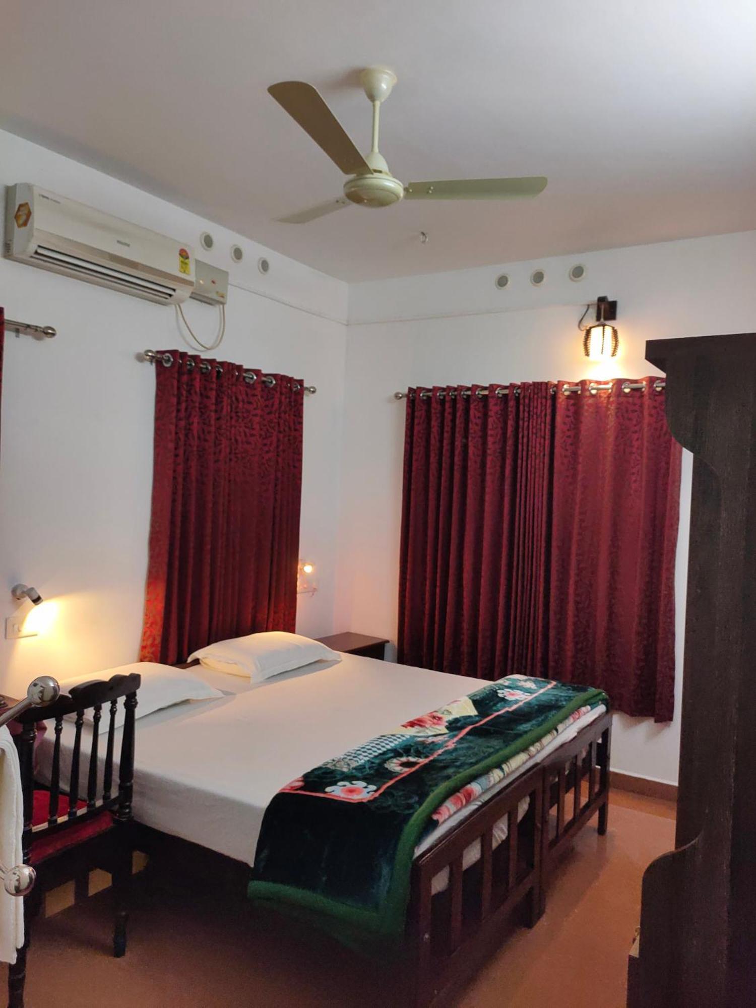 Kuttickattil Gardens Homestay コッタヤム エクステリア 写真