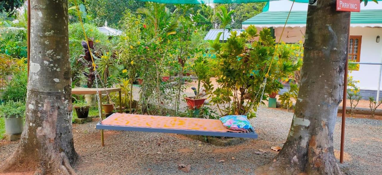 Kuttickattil Gardens Homestay コッタヤム エクステリア 写真